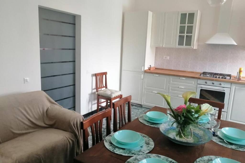 La villetta di zio Claudio a Vada - 6 posti letto Esterno foto