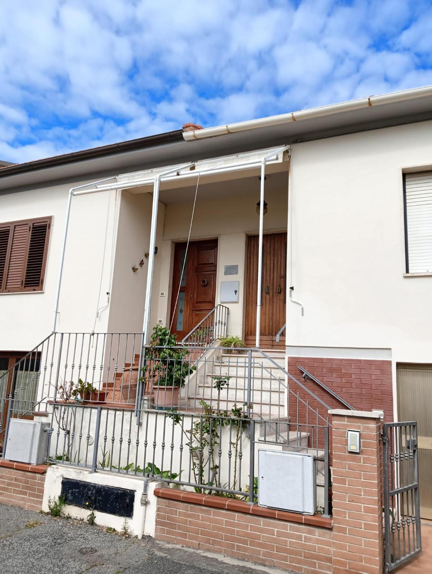 La villetta di zio Claudio a Vada - 6 posti letto Esterno foto